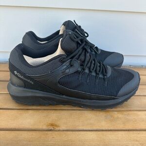 NWT Columbia Men's Waterproof hiking Sneakers